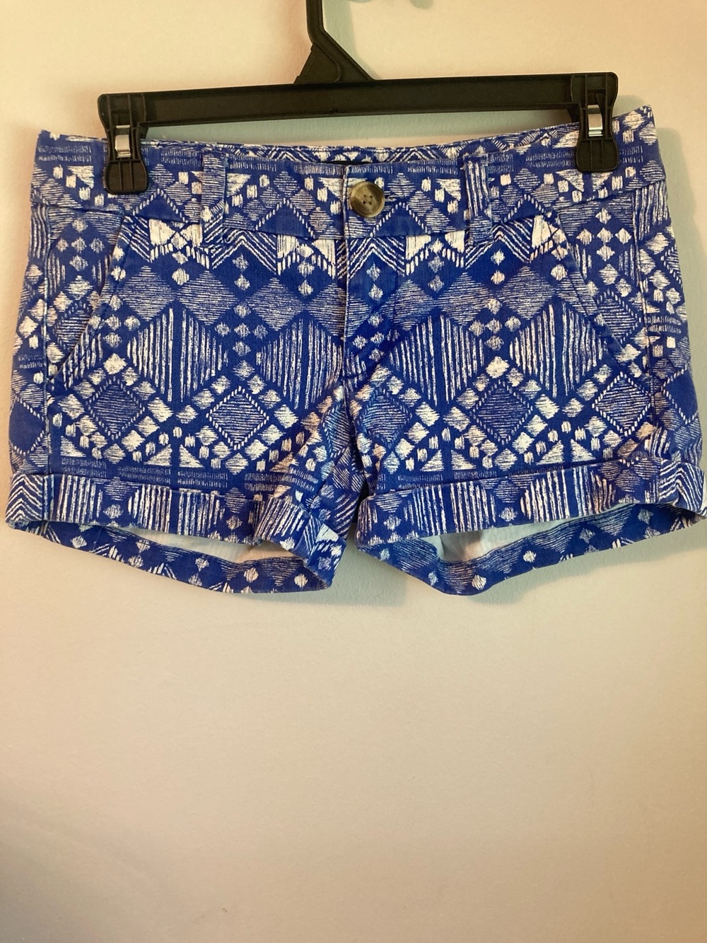 American Eagle Stretch Chino Midi Shorts 00 Blue White Tribal Geometric Low Rise